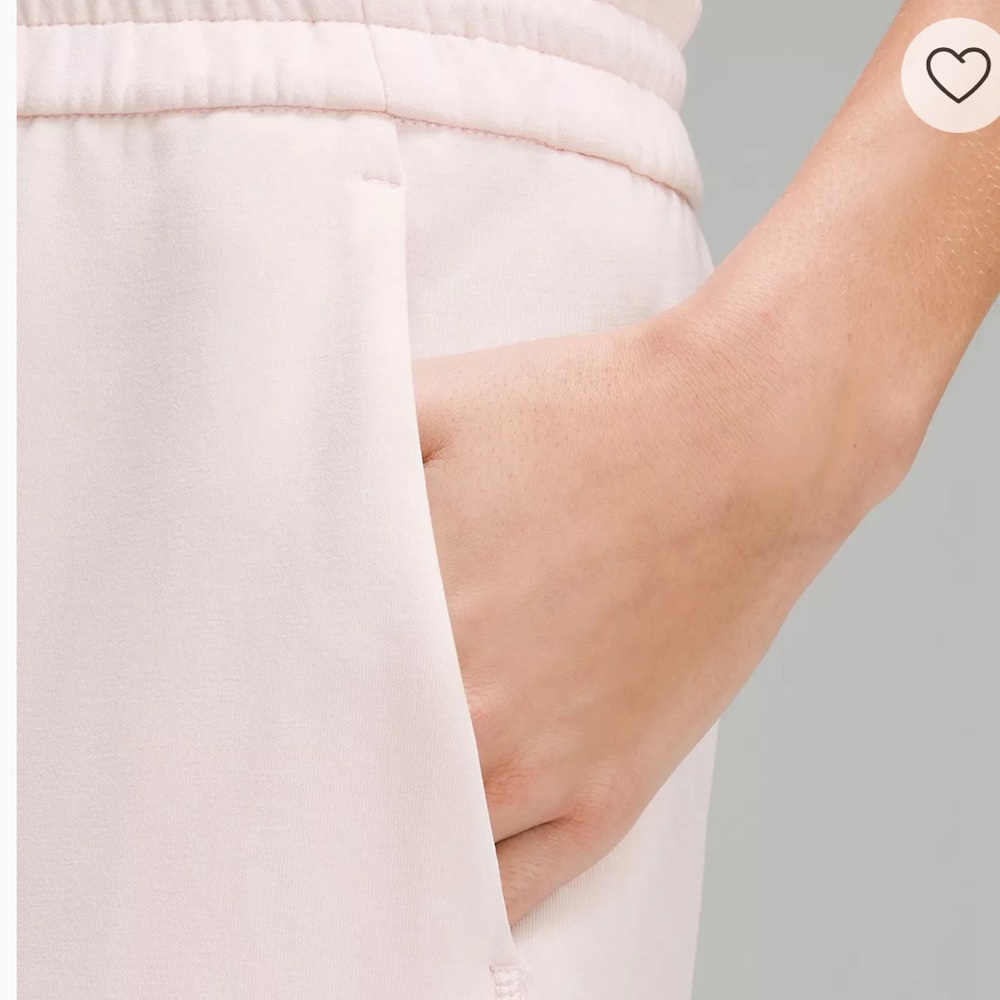 Lululemon softstreme in strawberry milkshake **NEW** - Picture 2 of 8